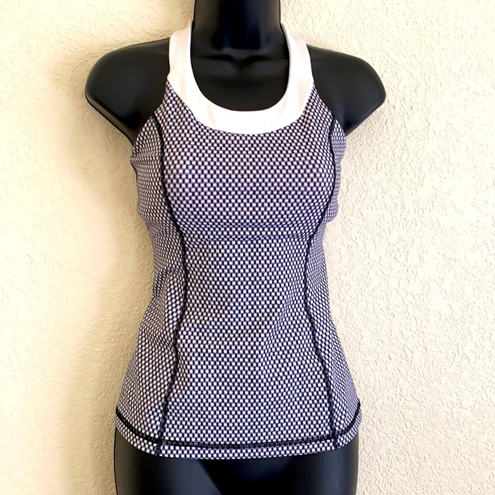 Lululemon workout top with built in bra